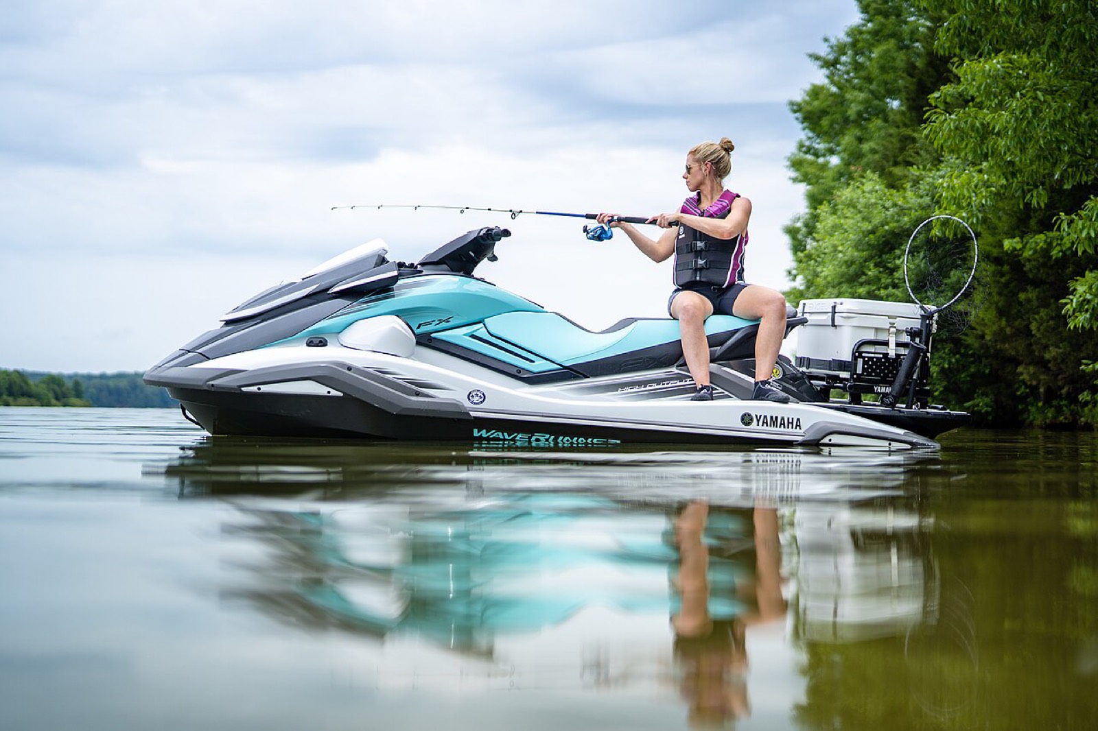 Yamaha WaveRunner FX Cruiser HO — photograph 1 of 6
